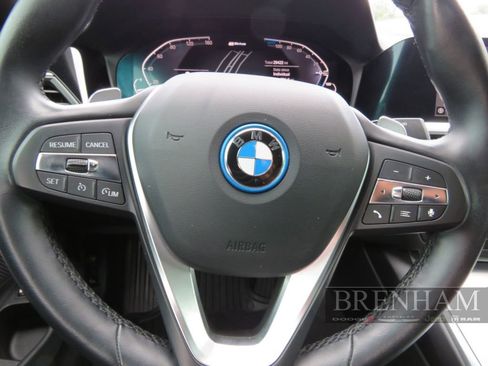 Used 2022 BMW 330e image 23