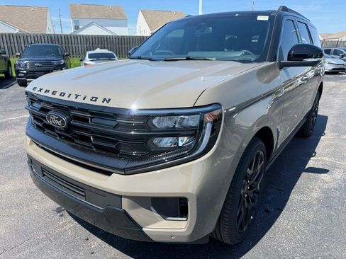New 2026 Ford Expedition Platinum w/ Stealth Performance Package AWD/4WD image 7