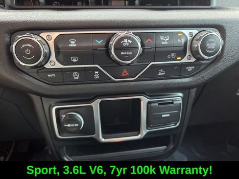 Used 2024 Jeep Wrangler Unlimited Sport AWD/4WD image 26