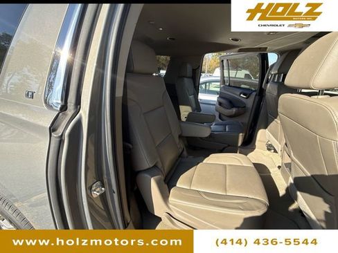 Certified 2018 Chevrolet Suburban LT w/ Luxury Package image 19