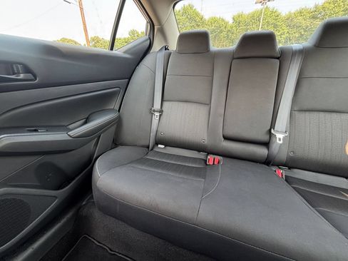 Used 2025 Nissan Altima 2.5 SV FWD image 39