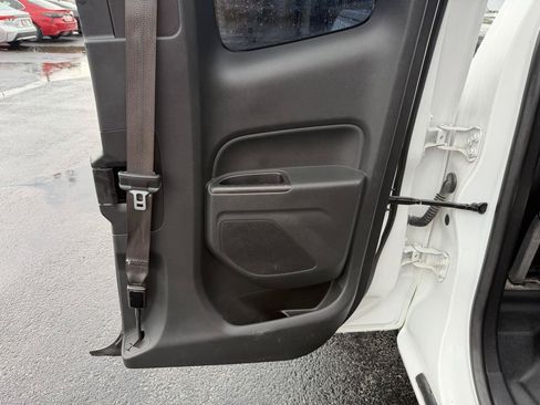 Used 2020 Chevrolet Colorado LT w/ Safety Package RWD image 18