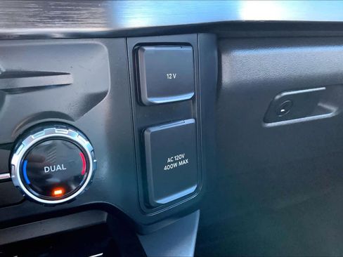 Used 2024 Ford F250 Lariat w/ Sport Appearance Package AWD/4WD image 35