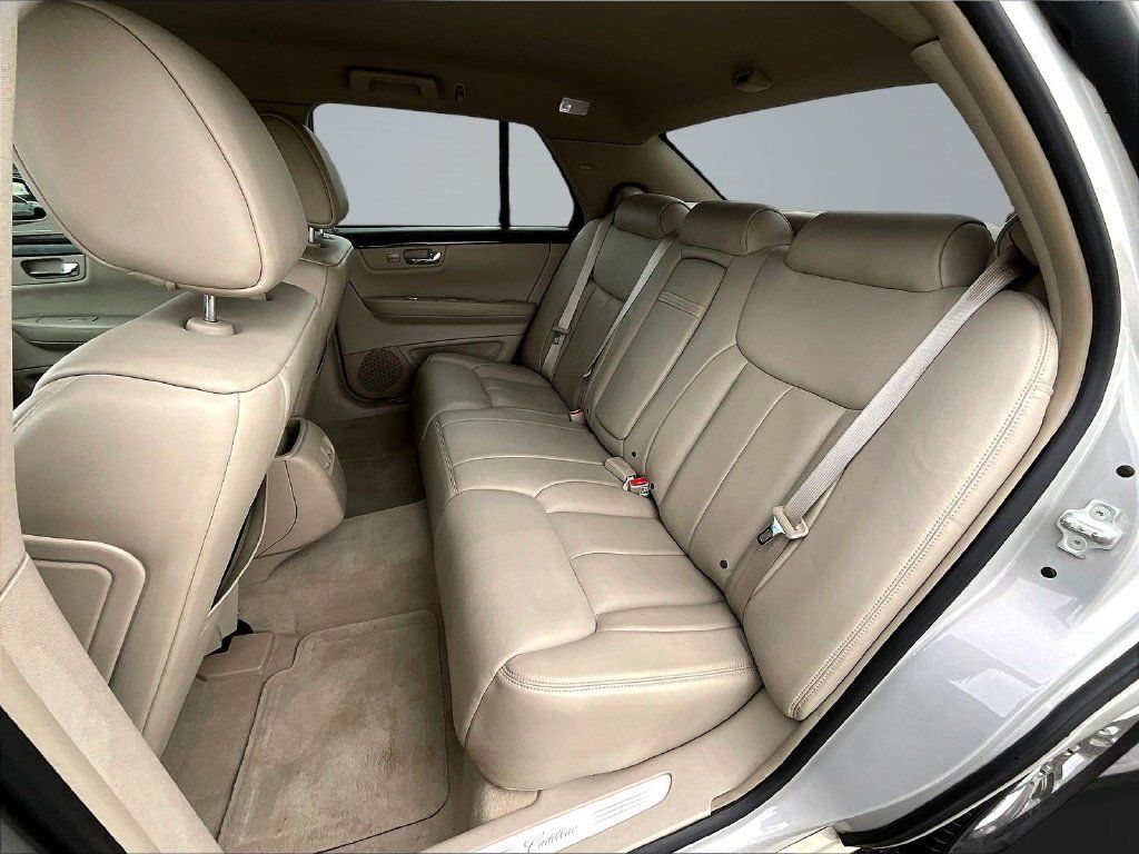 Used 2008 Cadillac DTS FWD image 24
