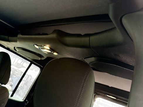 Used 2023 Jeep Wrangler Sport AWD/4WD image 20