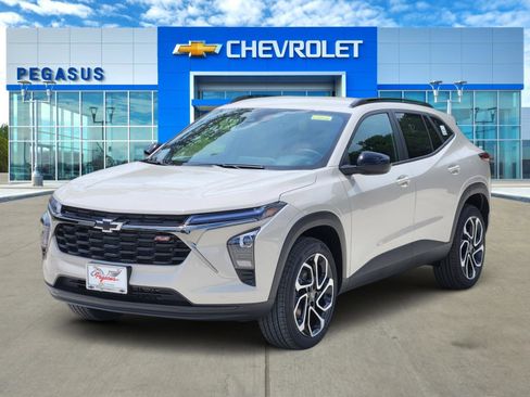 New 2026 Chevrolet Trax RS w/ Driver Confidence Package FWD image 2