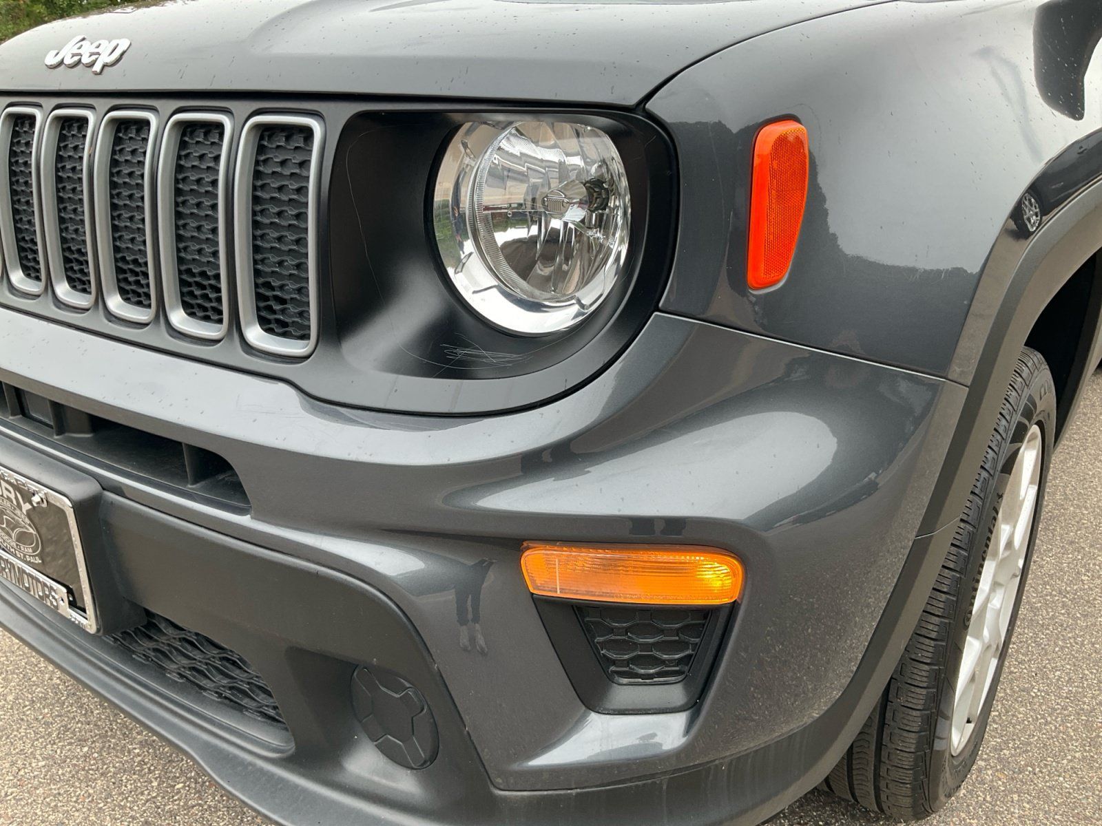 Used 2023 Jeep Renegade Latitude AWD/4WD image 30