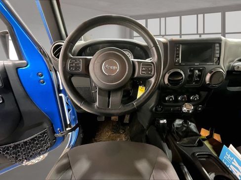 Used 2015 Jeep Wrangler Unlimited Sport w/ Power Convenience Group AWD/4WD image 5