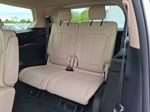 Used 2021 Jeep Grand Cherokee L Limited AWD/4WD image 12