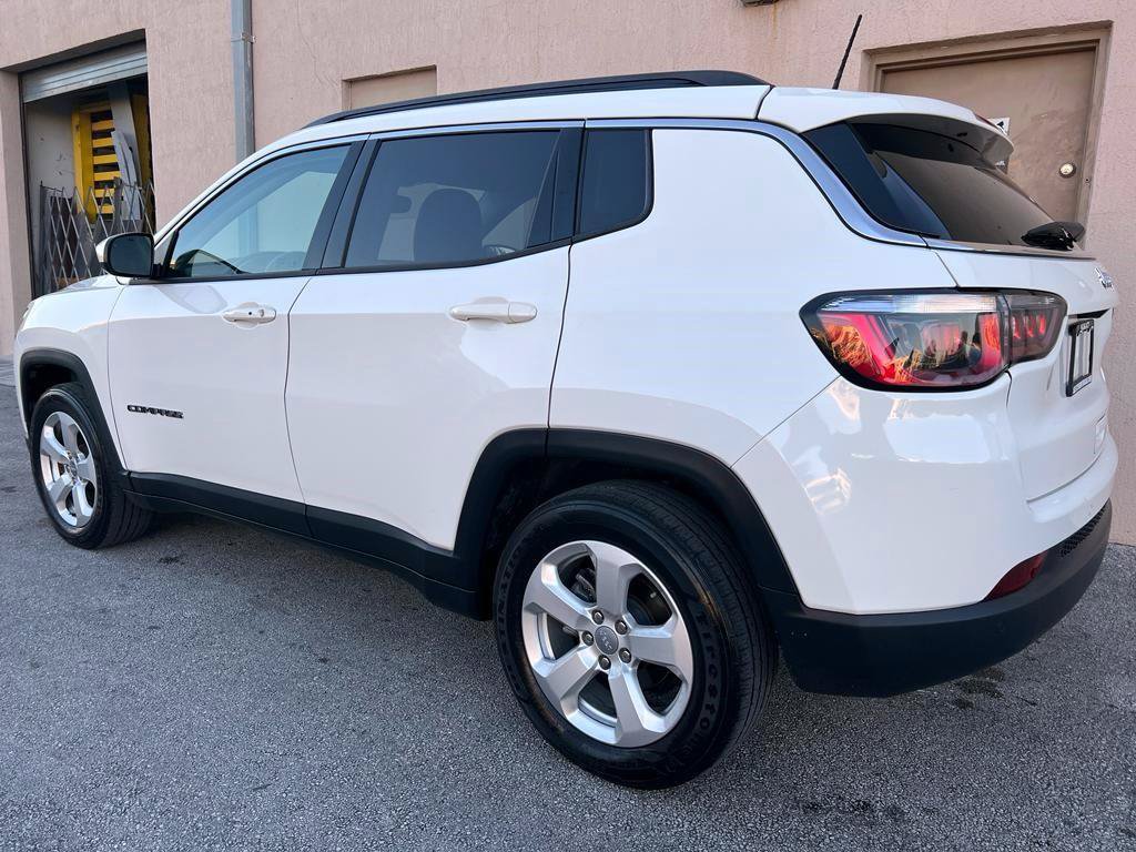 Used 2018 Jeep Compass Latitude w/ Popular Equipment Group FWD image 17