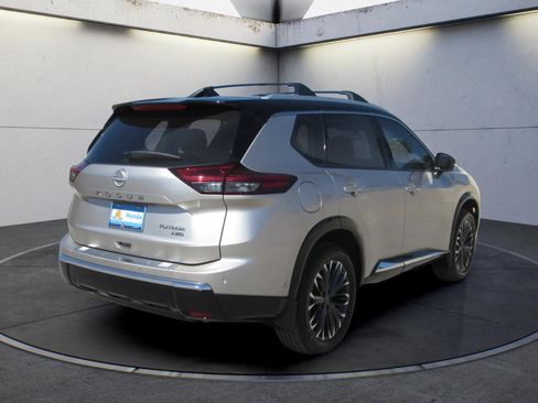 Used 2025 Nissan Rogue Platinum w/ Platinum Premium Package AWD/4WD image 5