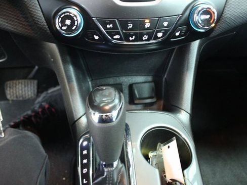 Used 2017 Chevrolet Cruze LT image 18