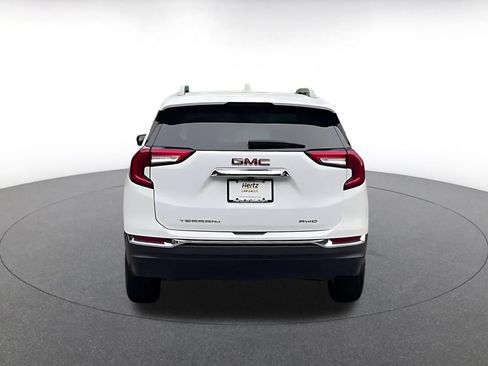 Used 2024 GMC Terrain SLT AWD/4WD image 12