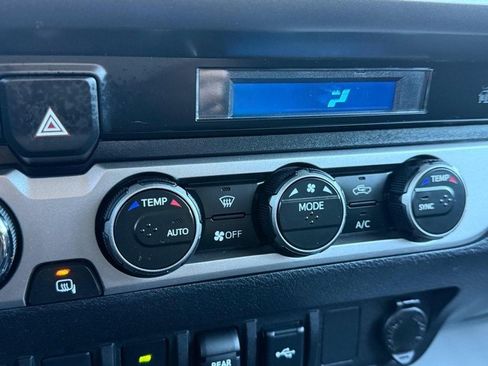Used 2022 Toyota Tacoma SR5 w/ Trail Edition image 31