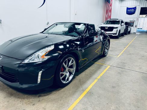 Used 2014 Nissan 370Z Touring w/ Sport Package image 16