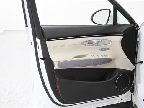 Certified 2024 Genesis GV70 2.5T w/ Advanced Package image 4