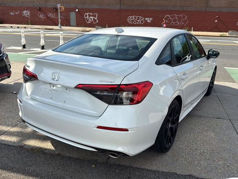 Used 2024 Honda Civic Sport image 5