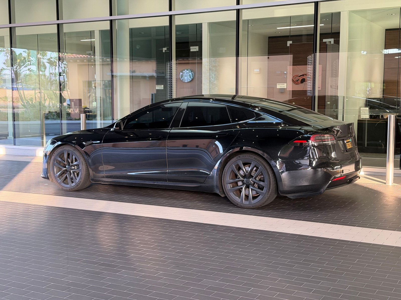 Used 2022 Tesla Model S AWD/4WD image 3