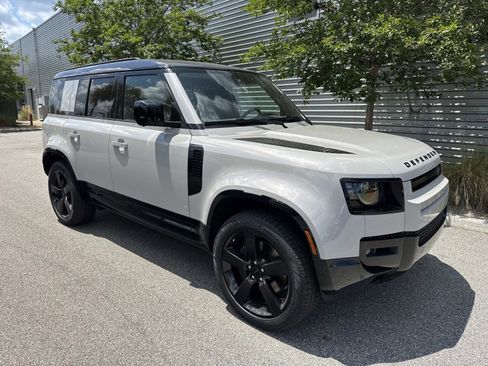 New 2026 Land Rover Defender 110 X-Dynamic SE AWD/4WD image 4