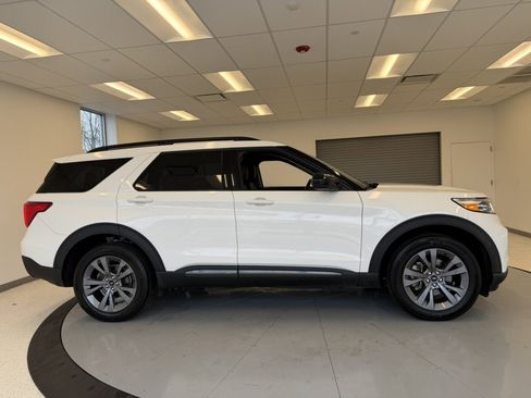 Used 2022 Ford Explorer XLT w/ Equipment Group 202A image 61