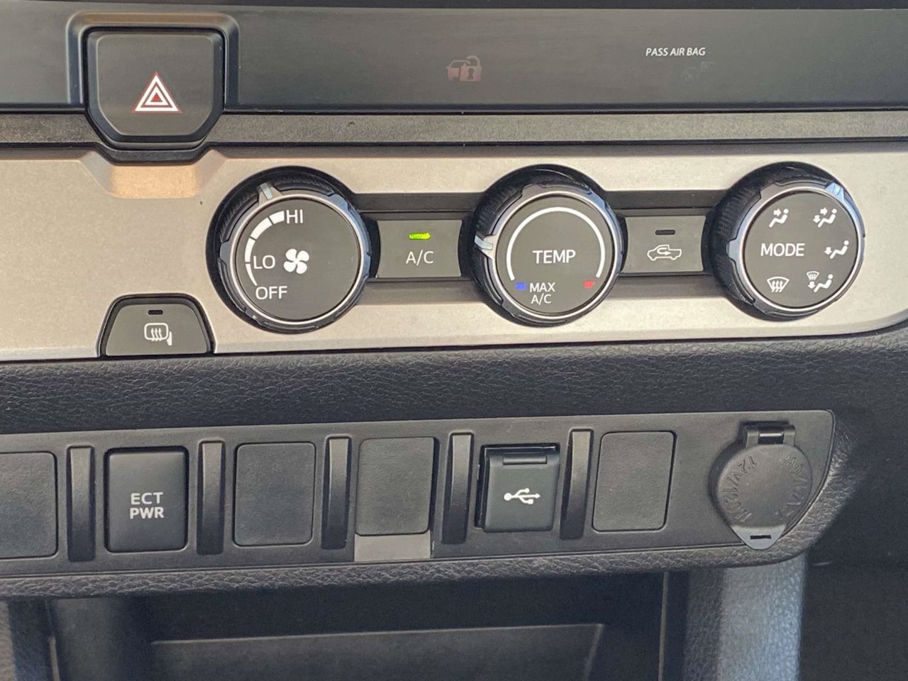 Used 2023 Toyota Tacoma SR5 RWD image 39
