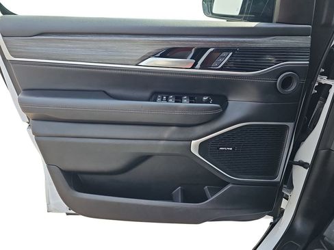 Used 2024 Jeep Wagoneer Series II w/ Flexible Seating Group RWD image 26