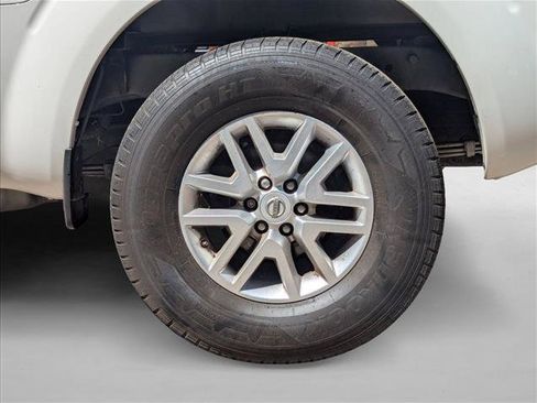 Used 2017 Nissan Frontier SV AWD/4WD image 9