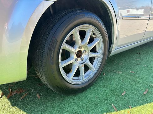 Used 2009 Chrysler 300 Touring image 40