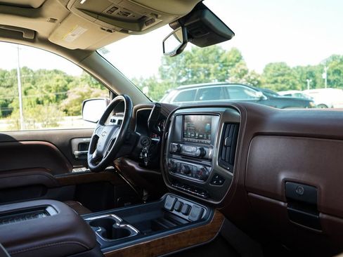 Used 2018 Chevrolet Silverado 1500 High Country AWD/4WD image 15