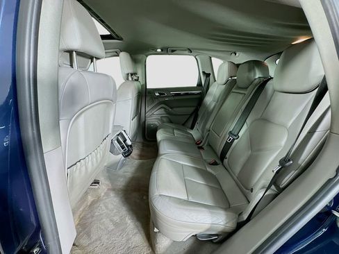 Used 2014 Porsche Cayenne Diesel AWD/4WD image 24