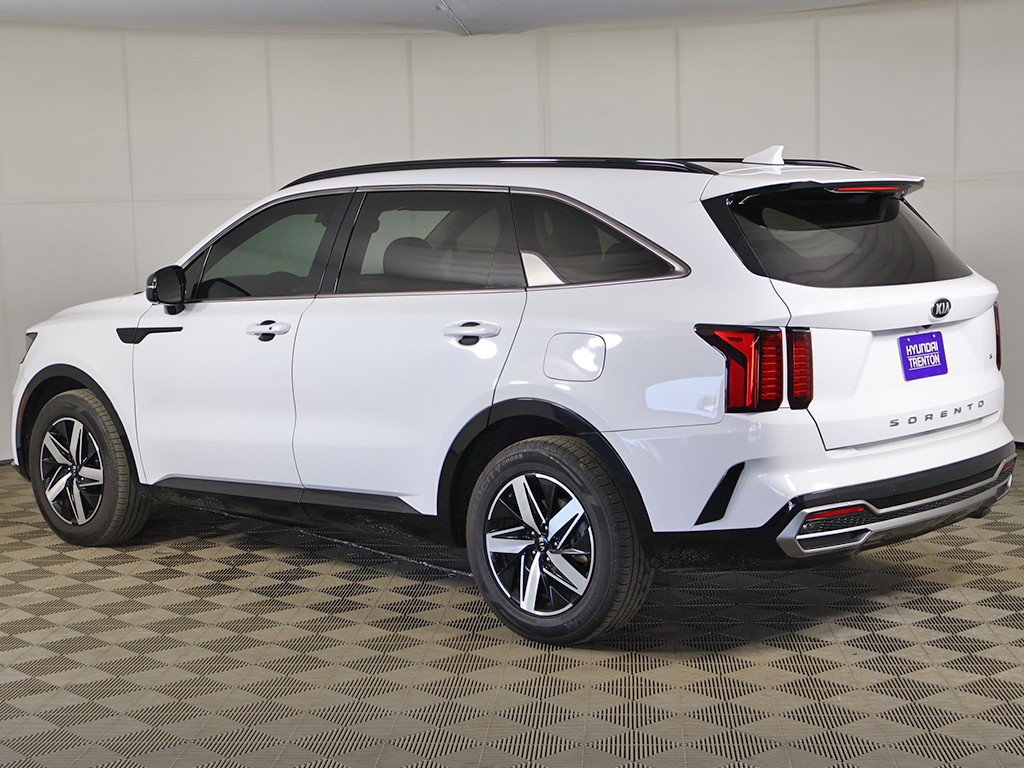 Used 2021 Kia Sorento S w/ Panoramic Sunroof Package FWD image 10