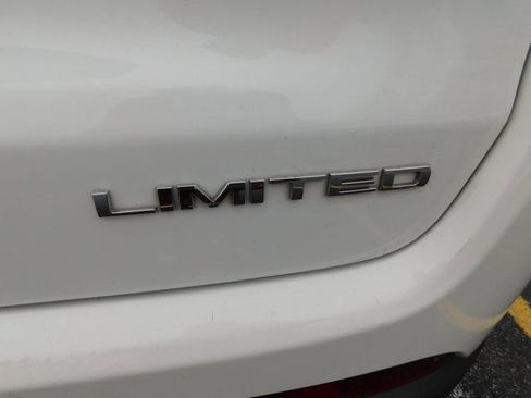 Used 2024 Jeep Compass Limited image 8