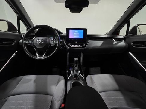 Used 2023 Toyota Corolla Cross SE image 14