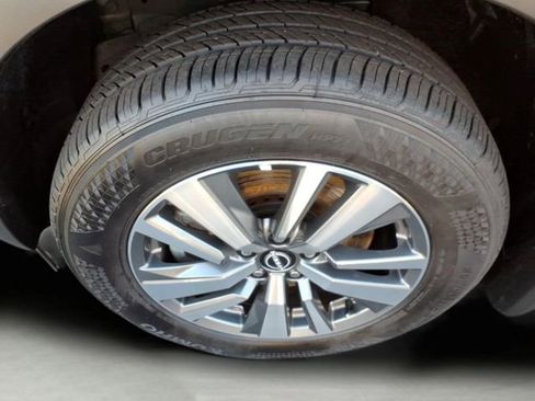 Certified 2025 Nissan Pathfinder SL AWD/4WD image 9