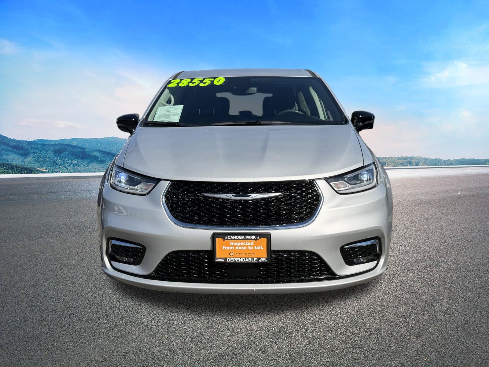 Certified 2024 Chrysler Pacifica Touring-L FWD image 3