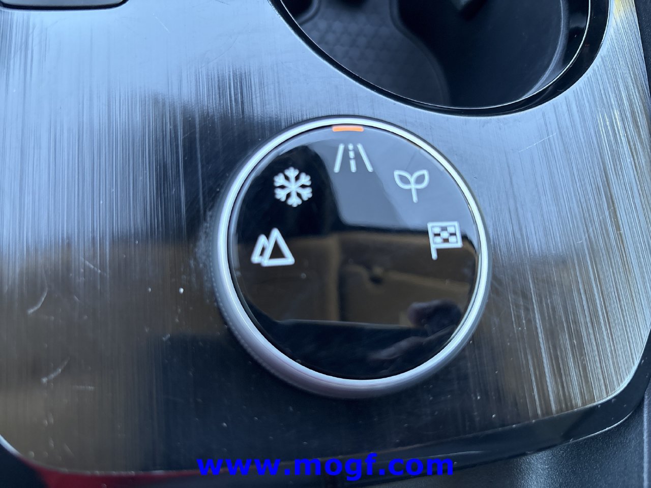 Used 2025 Nissan Rogue SV AWD/4WD image 8