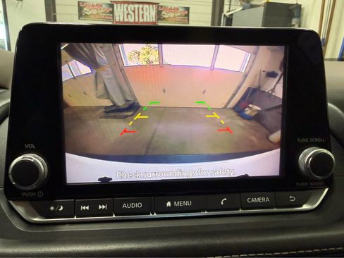 Used 2021 Nissan Rogue S AWD/4WD image 16