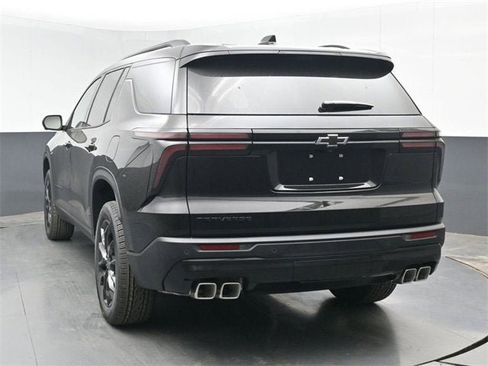 New 2026 Chevrolet Traverse LT image 12