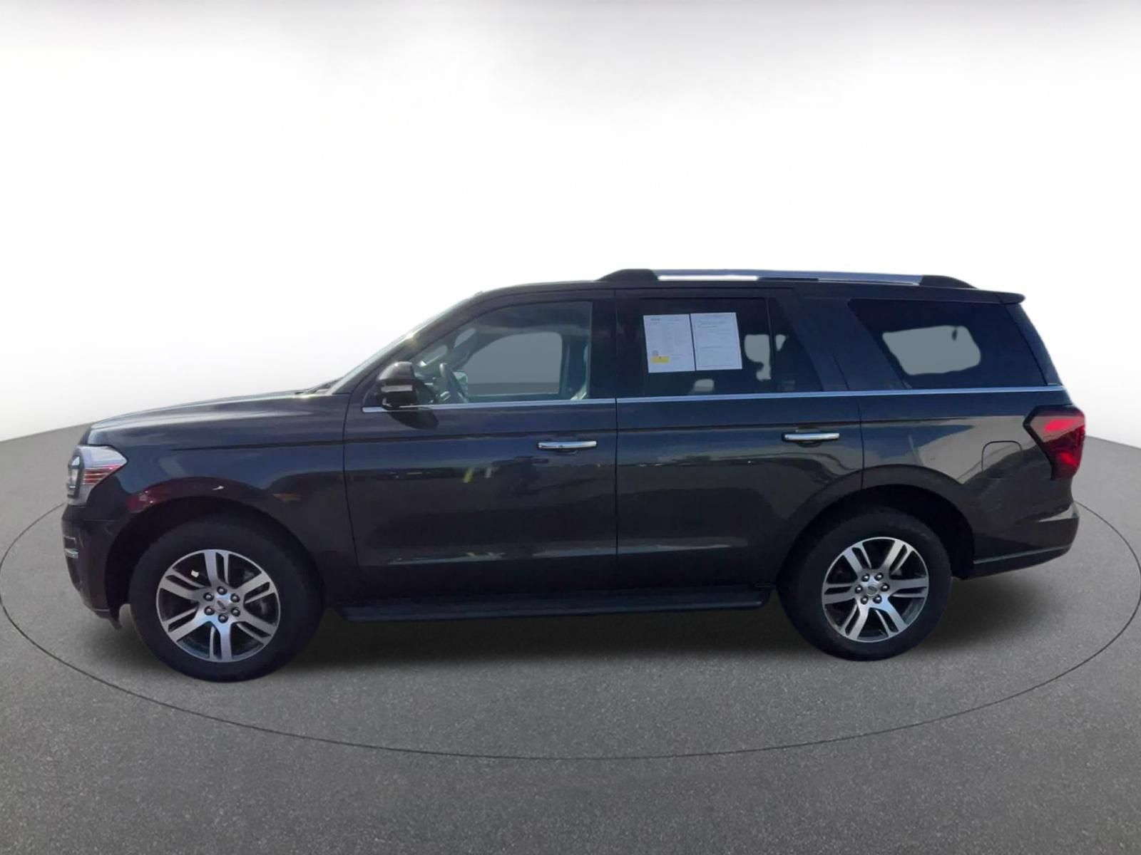 Used 2024 Ford Expedition Limited AWD/4WD image 8