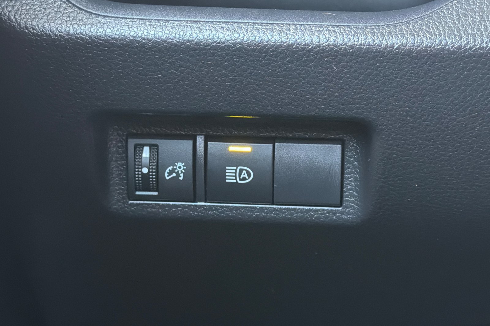 Used 2024 Toyota RAV4 LE AWD/4WD image 34