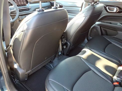 New 2026 Jeep Compass Latitude AWD/4WD image 13