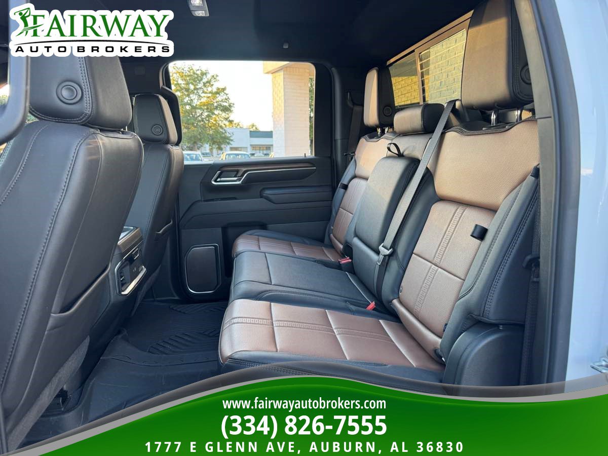 Used 2025 Chevrolet Silverado 2500 High Country w/ Technology Package AWD/4WD image 11