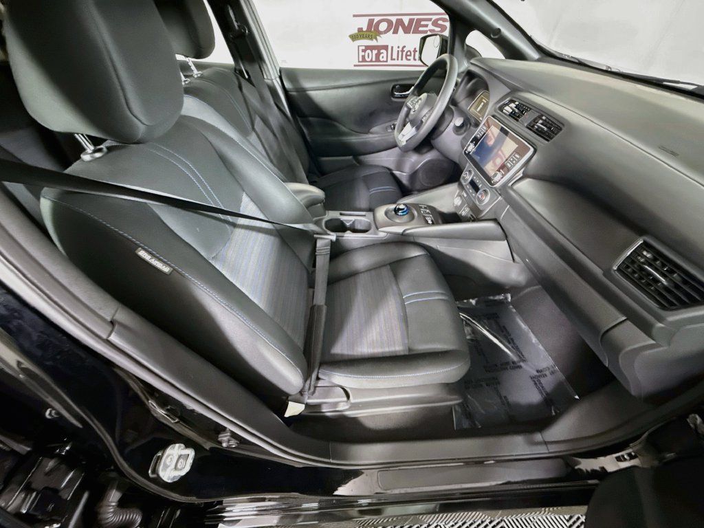 Used 2022 Nissan Leaf S FWD image 29