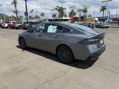 New 2026 Nissan Sentra SV w/ SV Convenience Package FWD image 4