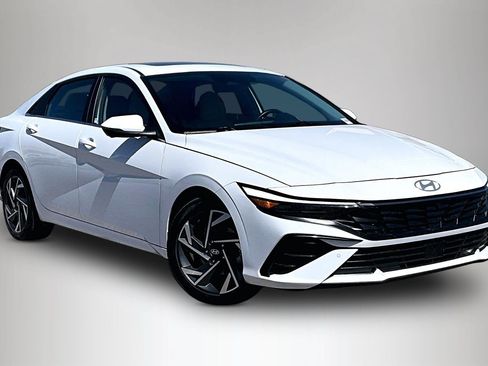 Used 2024 Hyundai Elantra Limited FWD image 1