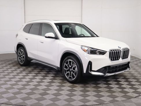 Used 2025 BMW X1 xDrive28i w/ Convenience Package AWD/4WD image 4