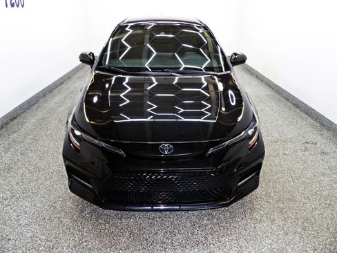 Used 2020 Toyota Corolla SE FWD image 2