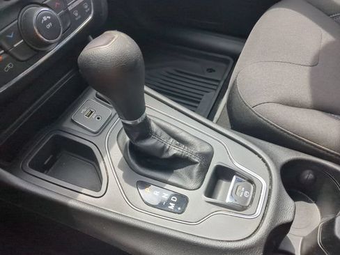 Used 2020 Jeep Cherokee Latitude FWD image 23
