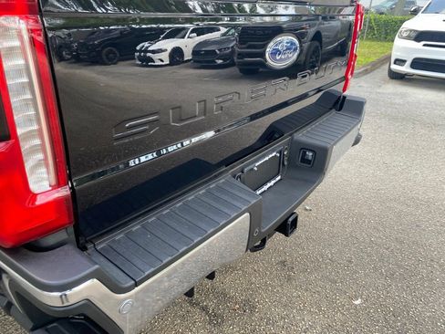 Used 2025 Ford F350 Lariat w/ Lariat Ultimate Package AWD/4WD image 8