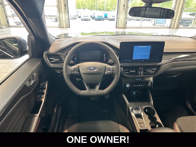 Used 2023 Ford Escape ST-Line w/ Tech Pack #1 AWD/4WD image 2
